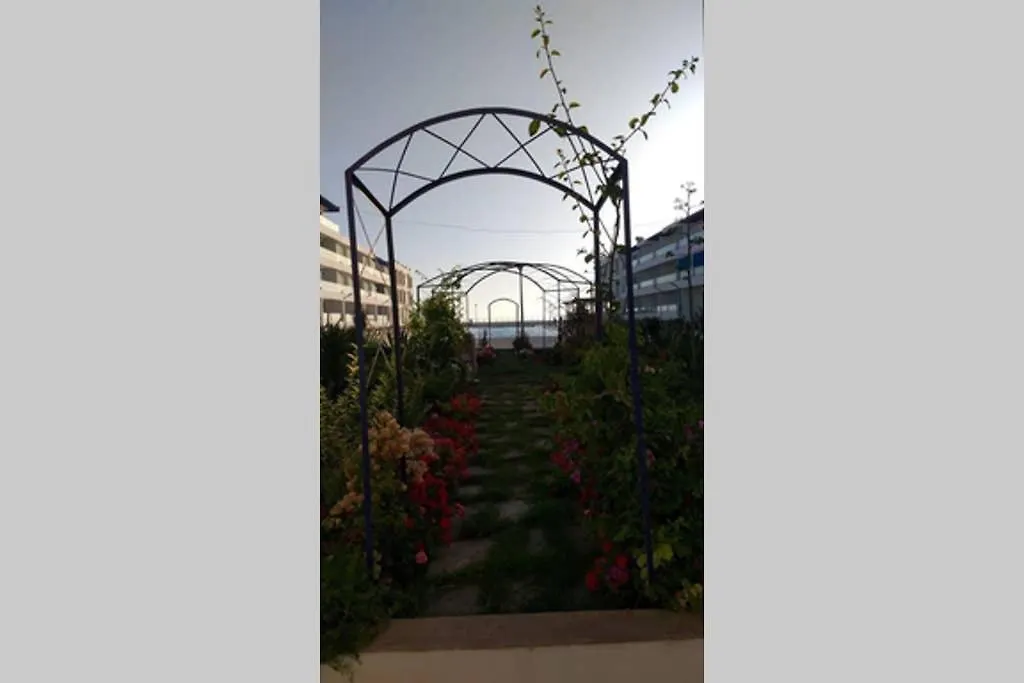 Ferienwohnung Pieds Dans L'Eau, Piscine Face A La Mer - Adan Beach Agadir 0*,